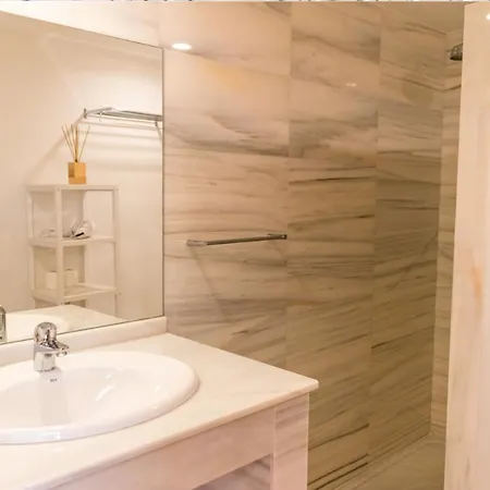 732 Luminoso Estudio En Segunda Linea De Playa En *